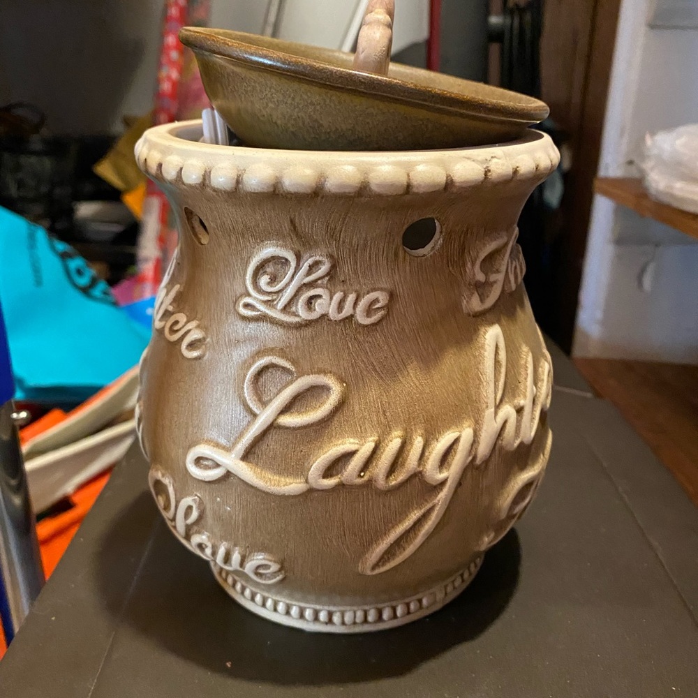 Wax melter